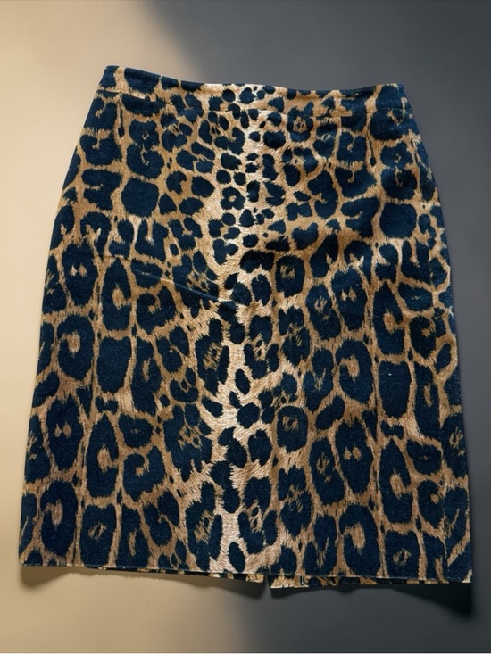 Talbots Dresses & Skirts - Talbots velvet Leopard Print Skirt – Size 6